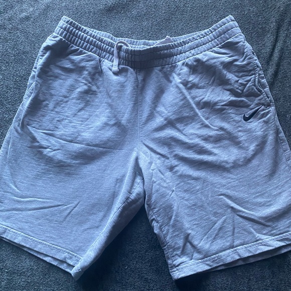Gray Nike shorts. - Picture 1 of 2